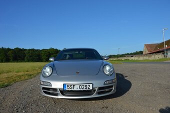 Porsche 911 Carrera - 2