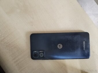 Prodám telefon Motorola e22 - 2