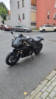 CBR 650R - 2