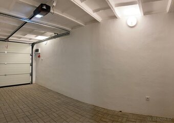 Pronájem garáže v Moravském Krumlově - 2