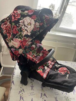sportovní sezení cybex priam blossom dark - 2