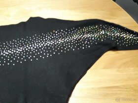 Příjemný efektni svetr vel.38 - 2