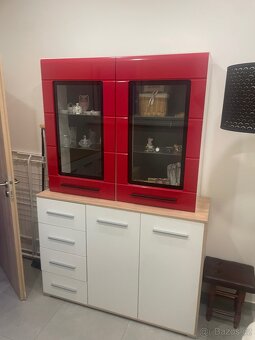 Obývací stěna červená - 2