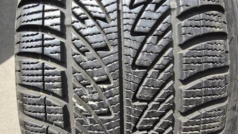 Zimní pneu 225/40/18 Good Year - 2
