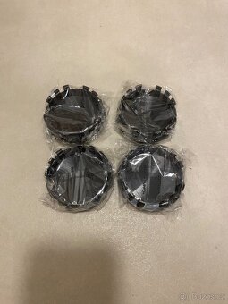 Dodge středové krytky kol 63 mm - 2