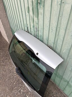 Dveře kufru Volvo v50 - 2