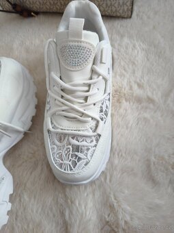 Nové tenisky s krajkou - 2