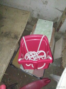 Prodám houpačku a brusle a pytel botu - 2