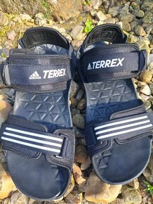 Prodám nové pánské sandály-páskové boty Adidas Terrex vel.43 - 2