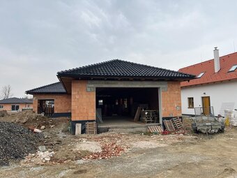Hrubá stavba rodinného domu 277m² - 2