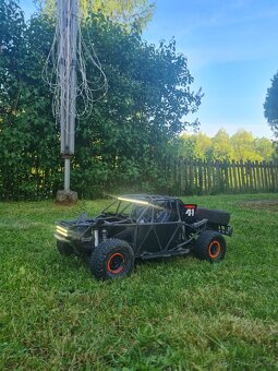 Traxxas UDR - 2