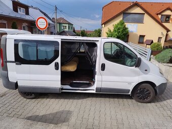 Opel Vivaro. - 2