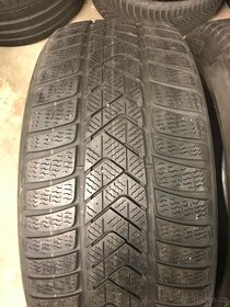 Zimní pár Pirelli Scorpion Win. 235/50 R19 103H M+S XL - 2