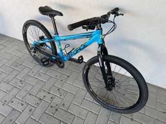 Lehké kolo Force Forkys 24" 1x9 + helma zdarma - 2