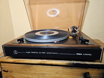 TESLA NC 440 HiFi gramofon. Krásný - 2