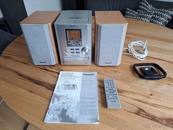 Zachovalý stereo mikrosystém Panasonic SC-PM10, levně - 2