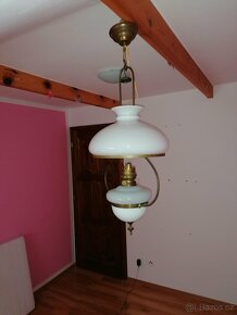 Starožitný lustr, opálové sklo (původně petrolejová lampa) - 2