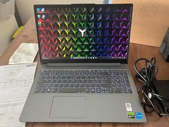 NEVYUŽITÝ HERNÍ Lnovo LOQ Záruka 2027-RTX 4050-i5 12450HX - 2