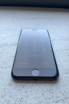 Iphone SE 2020 128GB černý - 2