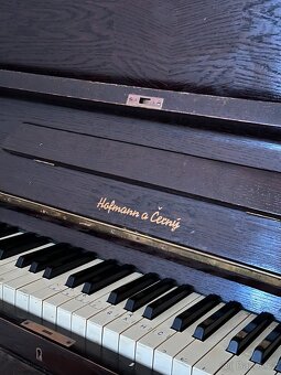 starčerné piano Hofmann a Černý - 2