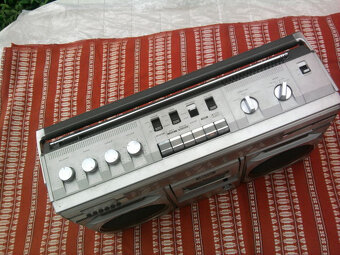 HITACHI TRK-8210EW (Made in Japan/1981) - 2