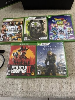 Prodám Xbox Series X 1TB+5x hra - 2