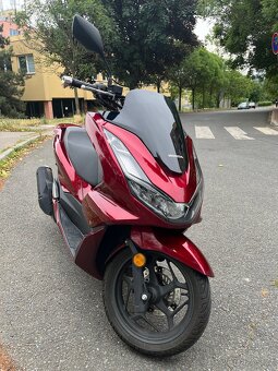 Honda PCX 125 rok 2021 červená - 2