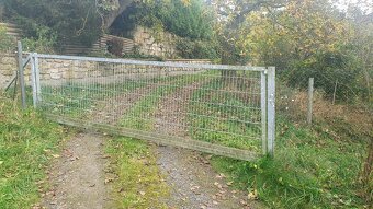 Samonosná brána se sklonem - 2