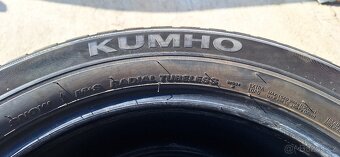 KUMHO 235 55 R18 ZIMNÉ PNEU S HROTAMI SADA SPOLU 2500czk  - 2
