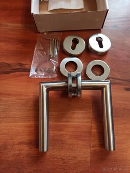 Prodám nerezové dveřní kování - 2