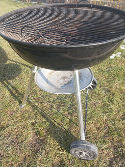 Gril Weber na dřevěné uhlí - 2