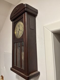 Starožitné nástěnné hodiny r.1910 - 2