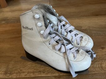 Brusle dívčí velikost 32 - 2