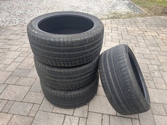 Michelin Pilot Sport 4 235/40 R18 - 2