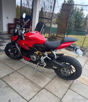 Ducati Streetfighter V2 - 2