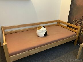 Dřevěná postel DOMESTAV masiv - 2