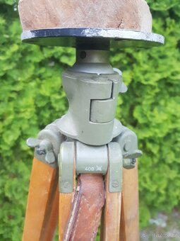 Vojenský  dřevěný stativ - 2