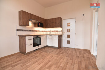 Pronájem bytu 1+1, 39 m², Hradec Králové, ul. nám. 5. května - 2