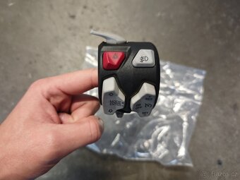 Ducati Multistrada V2 S 65110291C levý ovladač - 2
