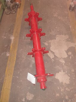 HORSCH Focus Hřídel pakru 243 567 00 - 2