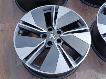 5x112 Škoda Enyaq 8Jx19 ET45 5LA601025A alu disky - 2