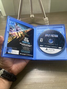 Split Fiction (PS5) - 2