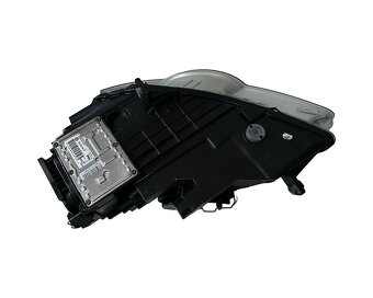 Pravý xenon 3C0941752G VW Passat B6 r.v. 2008 - 2