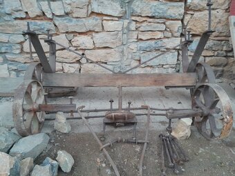 Podvozek s litinovými koly - 2