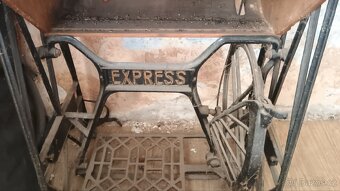 Starozitny sici stroj - 2