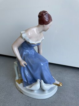 Porcelánová soška Popelky Royal Dux - 2