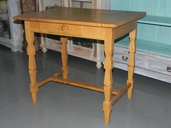 Starý smrkový stůl - 2