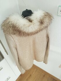 Zlatý svetr Calvin Klein pc: 9000kč - 2