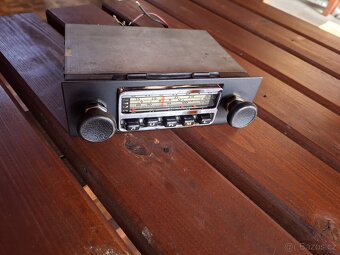 Grundig autorádio do veterana - 2