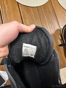 Prodám hokejové brusle vel. 40 - 2